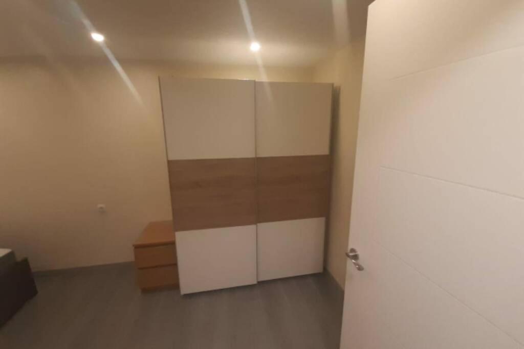 Modern Huge Appartement, Just 100 M From The Beach ซานตาโปลา ภายนอก รูปภาพ