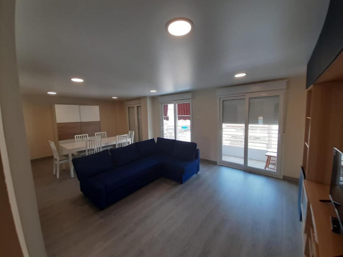 Modern Huge Appartement, Just 100 M From The Beach ซานตาโปลา ภายนอก รูปภาพ
